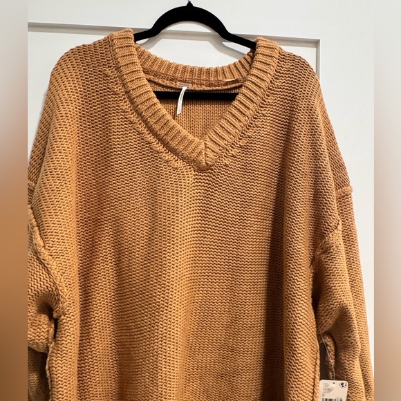 Free People Camel Brown Alli V-Neck Heavy Knit Oversize Sweater Sz S NWT - Picture 4 of 14